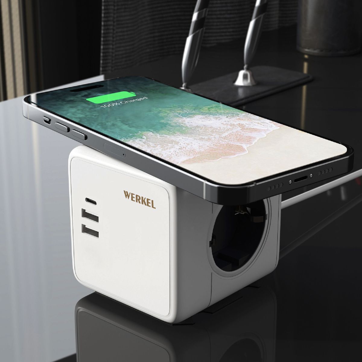 Розеточный блок 3-местный + 3 USB + беспроводная зарядка Werkel 4690389204265 W6513501 a066454 4690389204265 - магазин электротехники Electroshop