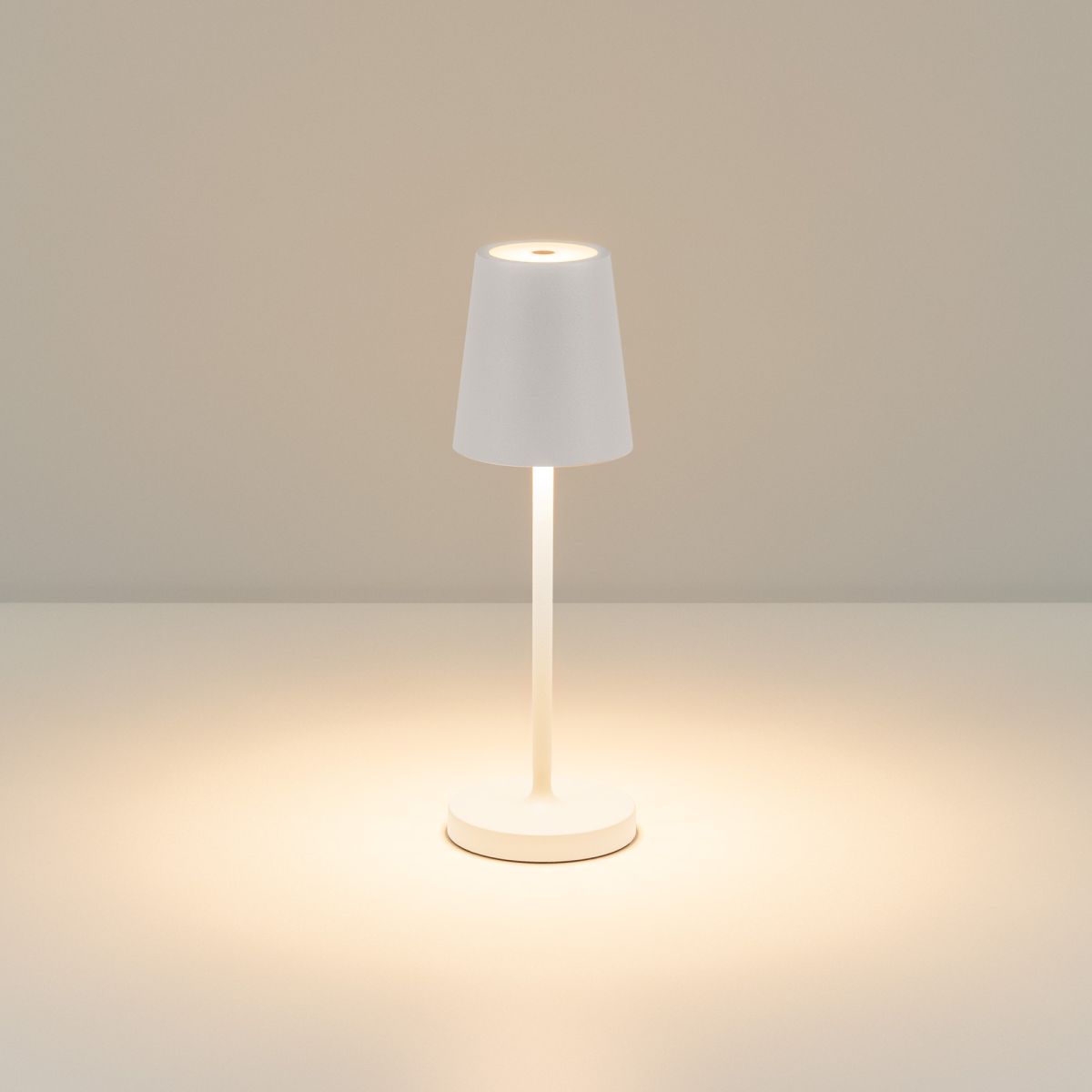 Настольная лампак с аккумулятором Arlight SP-DAISY-TAB-1.5W Warm3000-MIX (WH, 90 deg) (IP54 Металл) 044378 044378 - магазин электротехники Electroshop