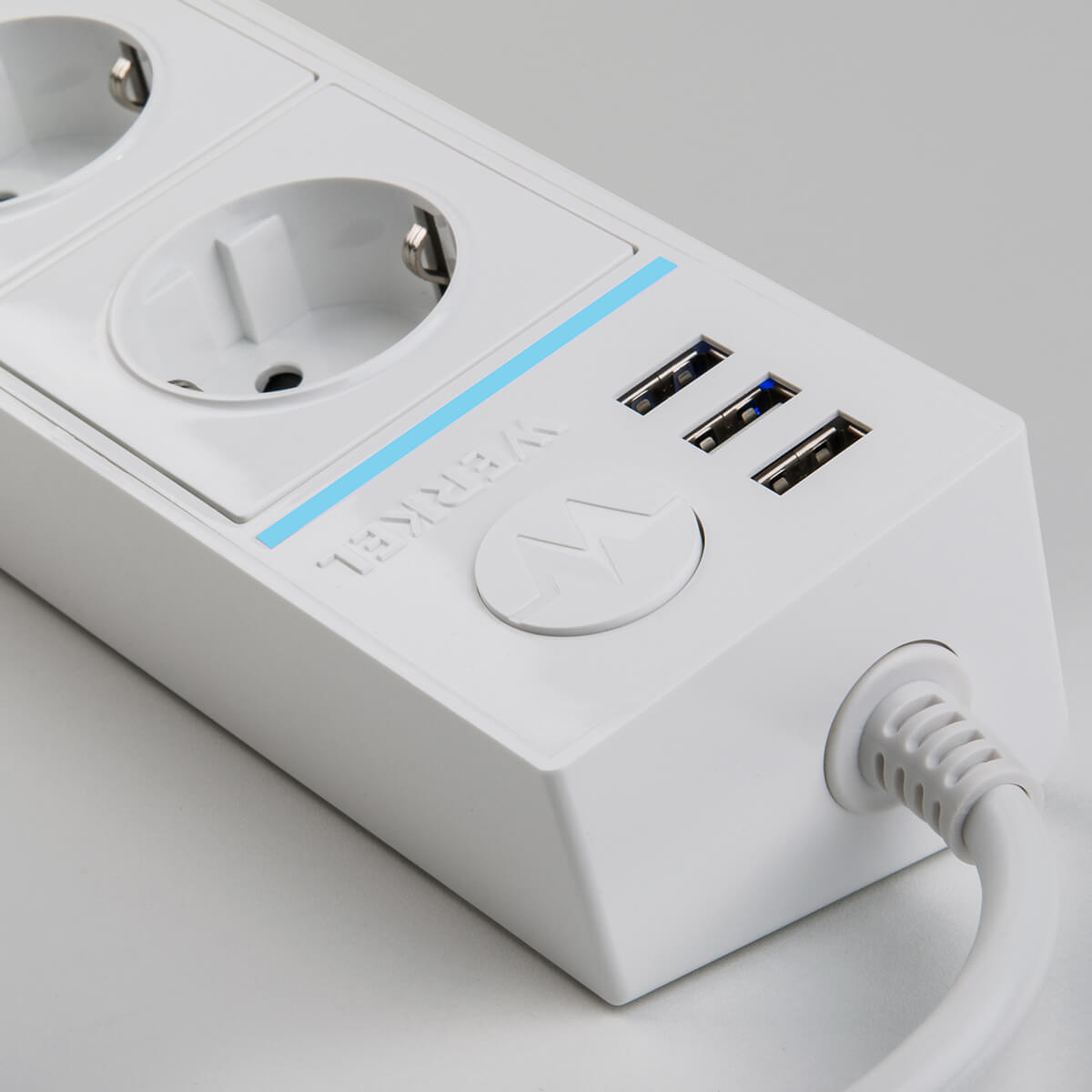 Розеточный блок 4гн 3USB х 1,7м с/з Werkel WL20-04-03 4690389128370 4690389128370 - магазин электротехники Electroshop