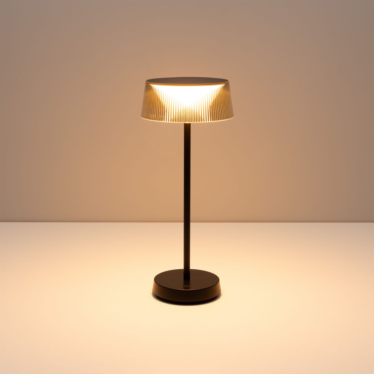 Настольная лампа аккумуляторная Arlight SP-LATIDE-1.5W Warm2700 (Черный, 125 deg, 5V) (IP54 Металл) 060834 060834 - магазин электротехники Electroshop