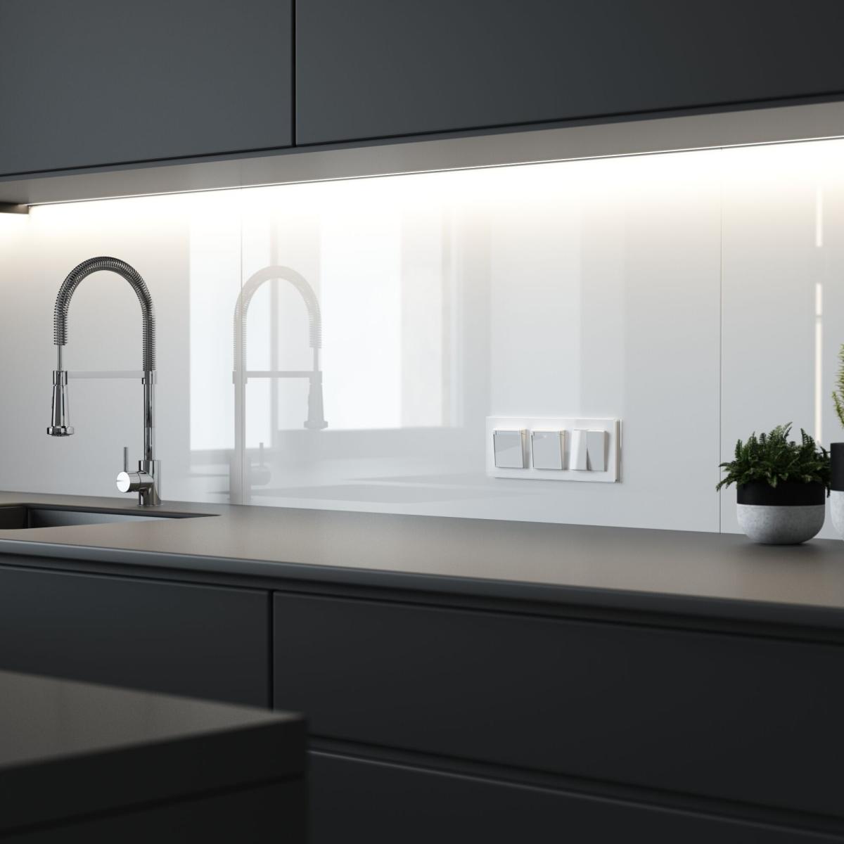 Розетка с заземлением, крышкой и шторками Werkel 4690389197338 W1171241 a064013 4690389197338 - магазин электротехники Electroshop