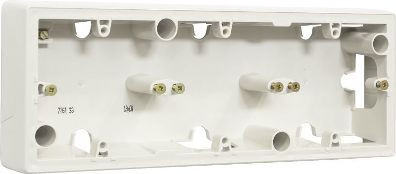 Коробка Legrand Valena 3 поста для накладного монтажа белая 776183 776183 - магазин электротехники Electroshop