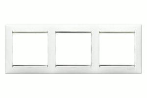 Рамка Legrand Valena 3 поста белый/серебряный штрих 770493 770493 - магазин электротехники Electroshop