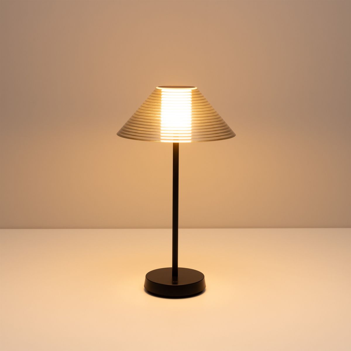 Настольная лампа аккумуляторная Arlight SP-BAGLIORE-3.2W Warm2700 (Черный, 280 deg, 5V) (IP54 Металл) 060832 060832 - магазин электротехники Electroshop