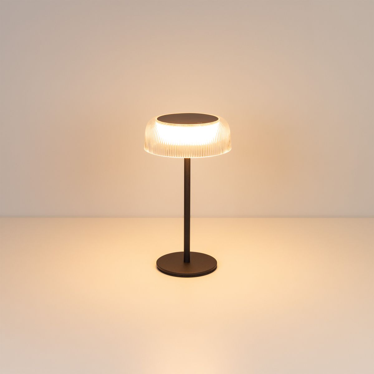 Настольная лампа аккумуляторная Arlight SP-KWALLEN-4.7W Warm2700 (Черный, 130 deg, 5V) (IP54 Металл) 060829 060829 - магазин электротехники Electroshop