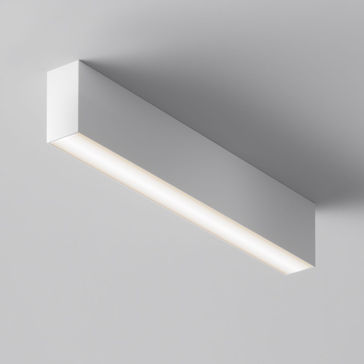 Линейный потолочный светильник Maytoni Basis C068CL-20W3-6K-W C068CL-20W3-6K-W - магазин электротехники Electroshop