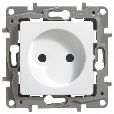Розетка Legrand Etika Plus без заземления со шторками, винтовой зажим, белый 672234 672234 - магазин электротехники Electroshop
