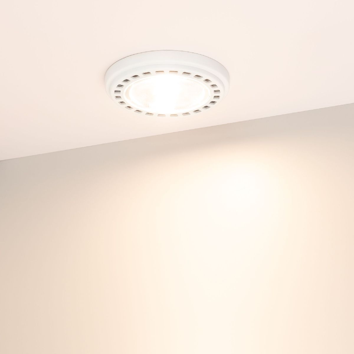 Светодиодная лампа Arlight AR111-UNIT-GU10-15W-DIM Warm3000 (WH, 24 deg, 230V) 026867 026867 - магазин электротехники Electroshop