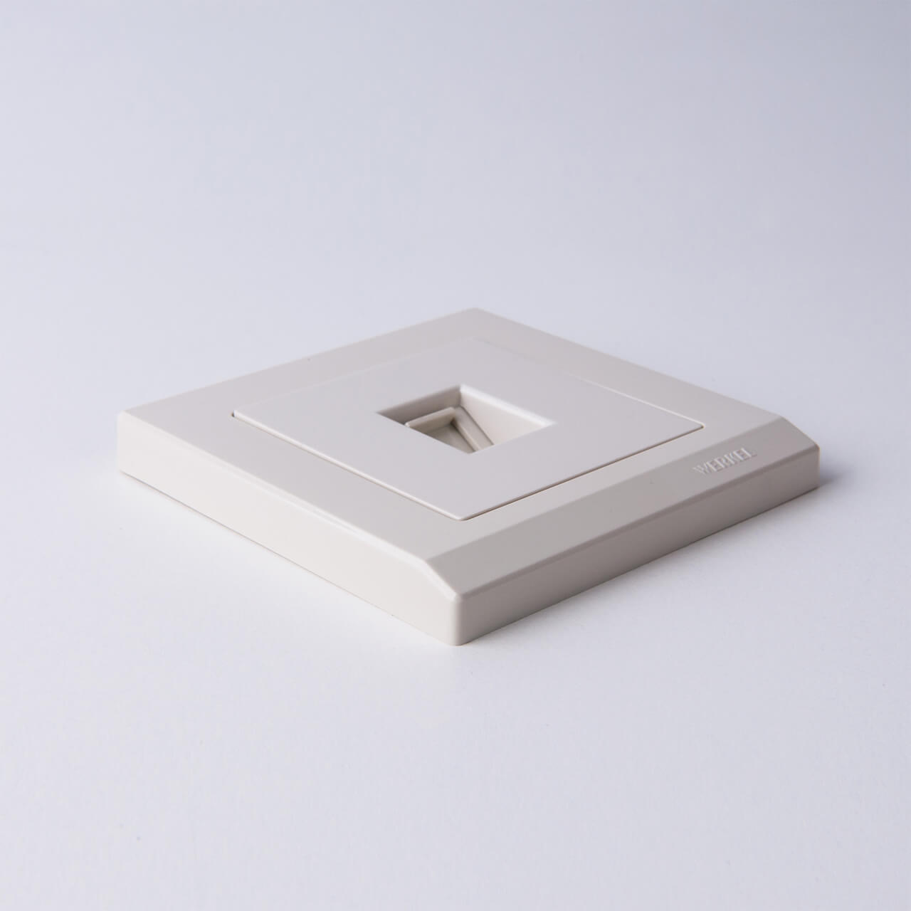 Розетка Ethernet RJ-45 Werkel слоновая кость W1181003 4690389155857 4690389155857 - магазин электротехники Electroshop