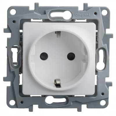 Розетка Legrand Etika с заземлением, винтовой зажим, белая 672221 672221 - магазин электротехники Electroshop