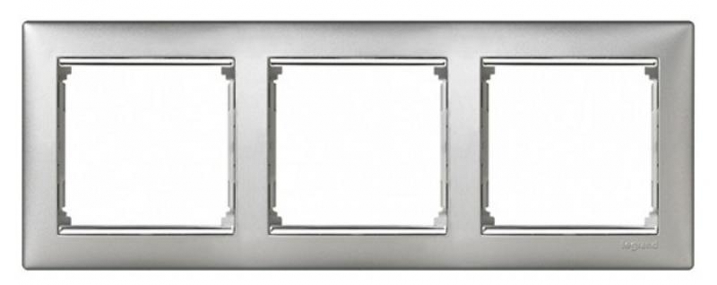 Рамка Legrand Valena 3 поста алюминий/серебряный штрих 770353 770353 - магазин электротехники Electroshop
